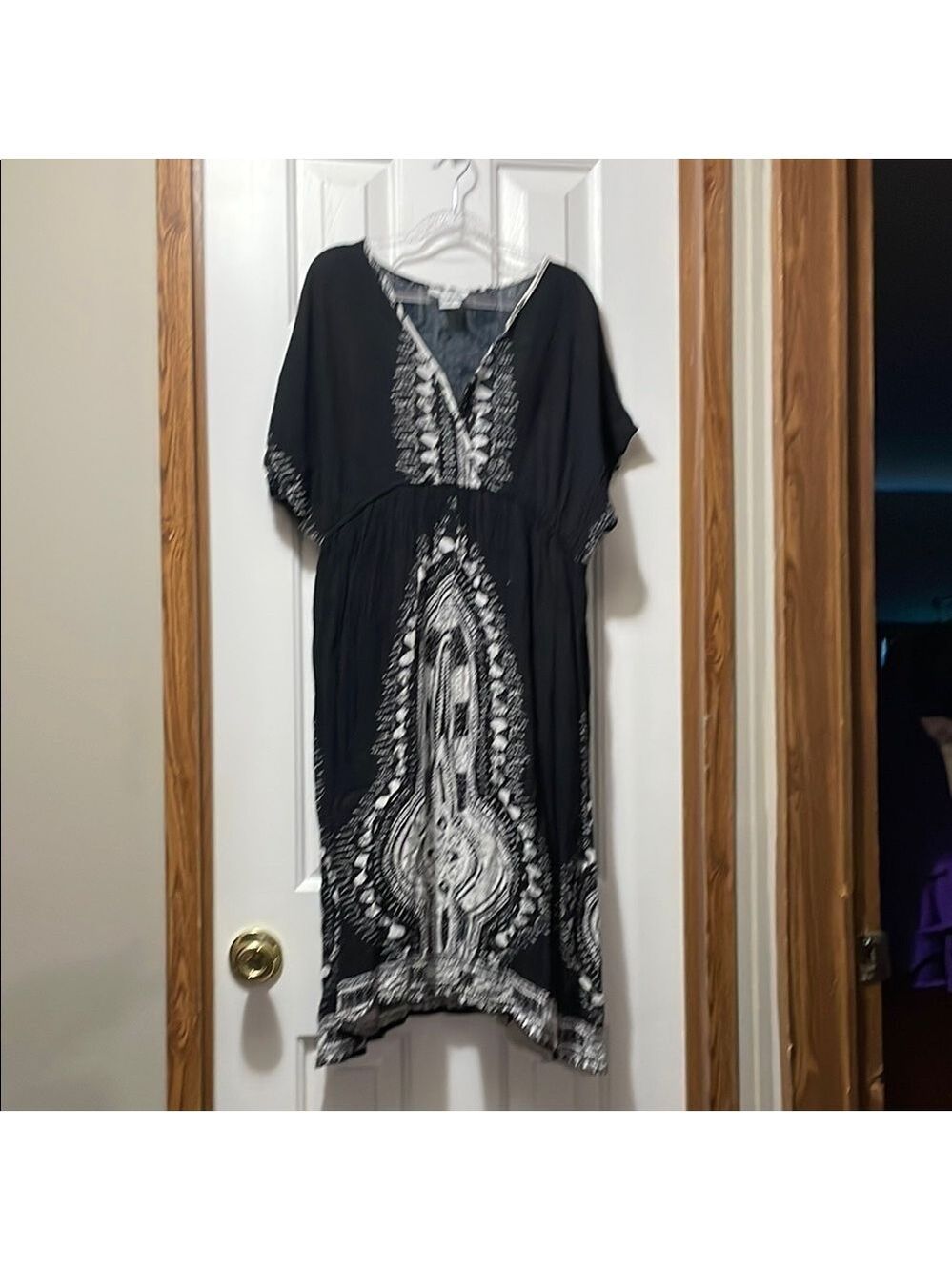 Elegant Black and White Swim Coverup - Picture 1 of 4